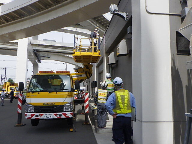 写真：高所作業車の安全作業訓練